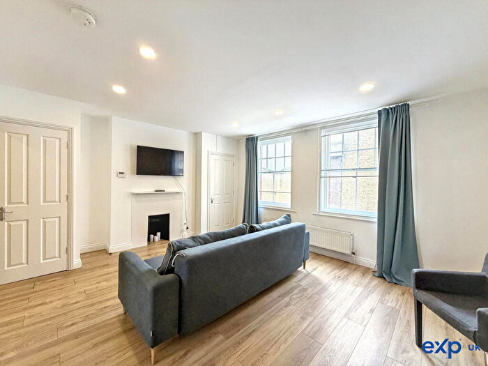 1 Bedroom Flat To Rent In Brick Lane, London, Greater London, E1