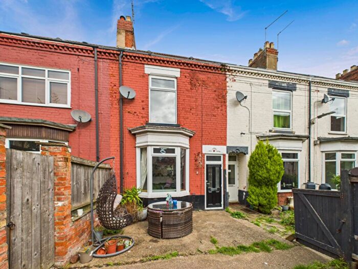 2 Bedroom Terraced House For Sale In Derwent Grove, Princes Road, Hull, HU5