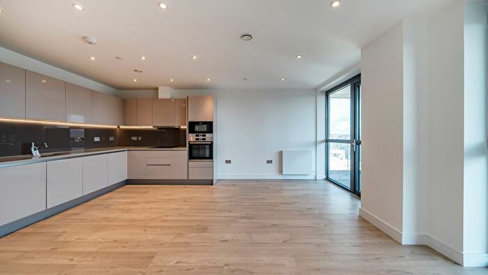2 Bedroom Flat For Sale In South Way, Wembley, HA9