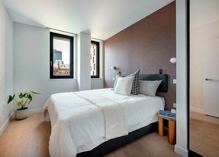 2 Bedroom Apartment To Rent In Kampus, Apt, Aytoun Street, Manchester, Greater Manchester, M1