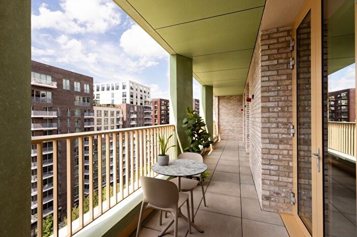 3 Bedroom Apartment To Rent In Embassy Boulevard, London, SW11