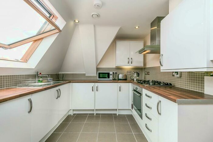 2 Bedroom Apartment To Rent In Boundary View, Guildford, GU1