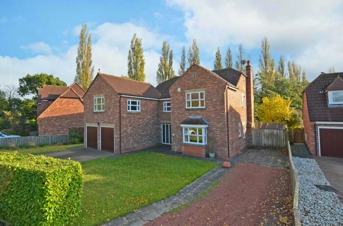 5 Bedroom Detached House To Rent In Lakeside, Acaster Malbis, York, YO23