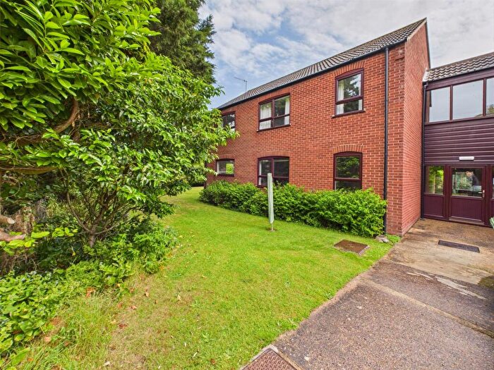2 Bedroom Apartment For Sale In Warnes Close, Cromer, NR27