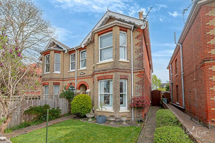 4 Bedroom Semi Detached House For Sale In High Park Road, Ryde, PO33
