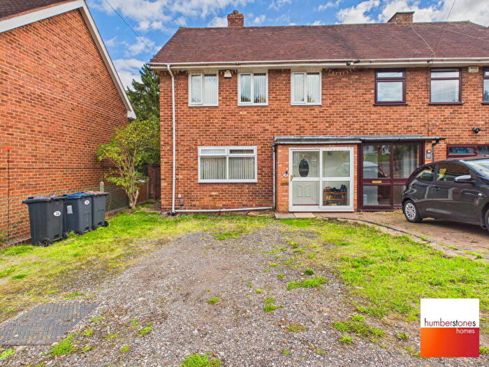 3 Bedroom Semi Detached House To Rent In Fleming Road - Quinton, B32
