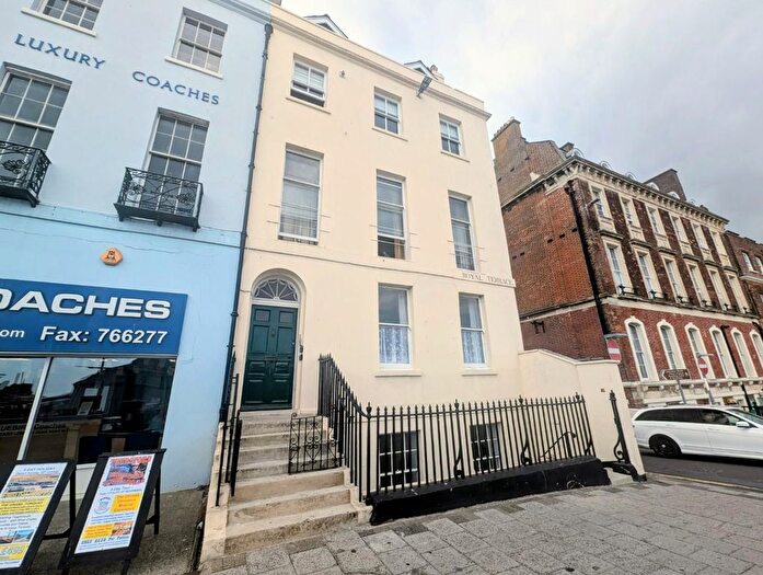 1 Bedroom Flat To Rent In The Esplanade, Weymouth, DT4