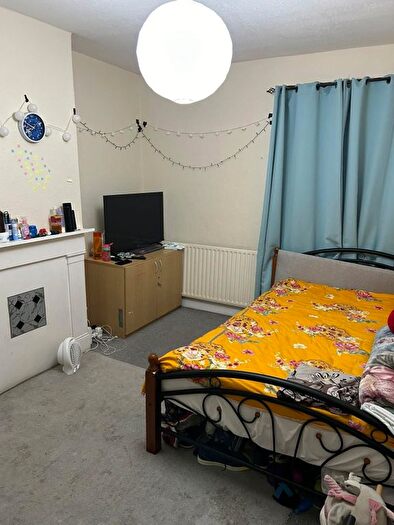 3 Bedroom Flat To Rent In Romford Road, London, E7