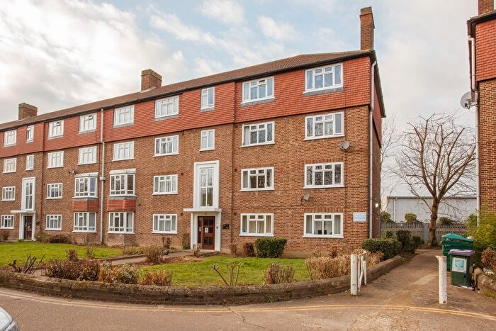 1 Bedroom Flat To Rent In Bushey Road, London, SW20