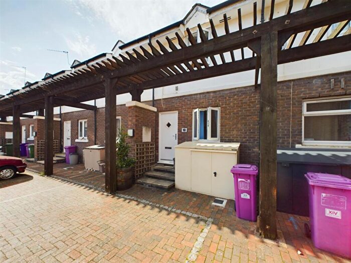 2 Bedroom Terraced House To Rent In Blyth Close, E14