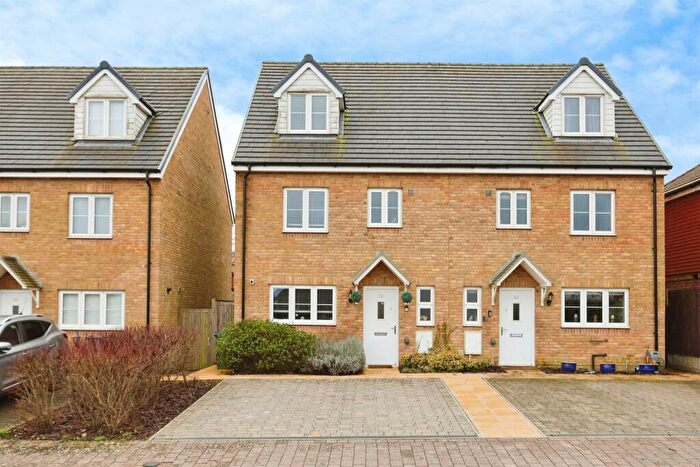 4 Bedroom Semi Detached House For Sale In St. Lawrence Crescent, Coxheath, Maidstone, ME17