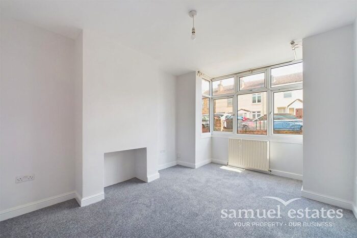 2 Bedroom Terraced House For Sale In Bensham Lane, Thornton Heath, CR7