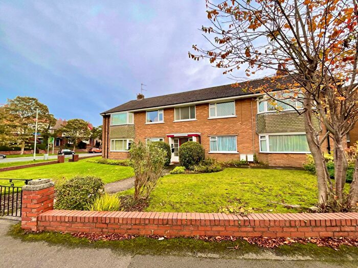 2 Bedroom Flat For Sale In Malvern Crescent, Scarborough, YO12