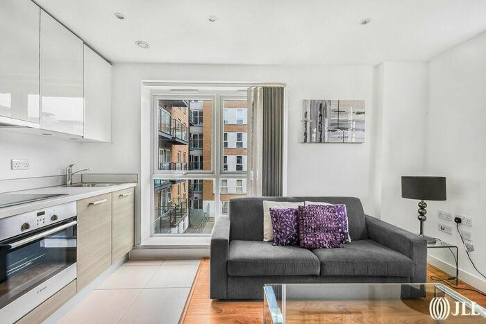 1 Bedroom Flat For Sale In Bromyard Avenue, London, W3