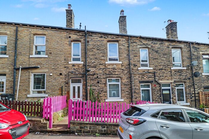1 Bedroom Flat For Sale In Claremont Street, Sowerby Bridge, HX6