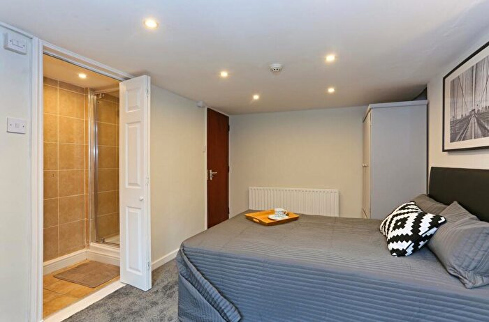 5 Bedroom House To Rent In Grimthorpe Terrace, Leeds, LS6