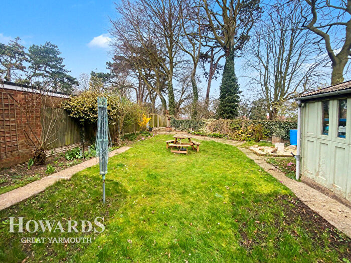 4 Bedroom Detached House For Sale In Byron Way, Caister-on-Sea, NR30