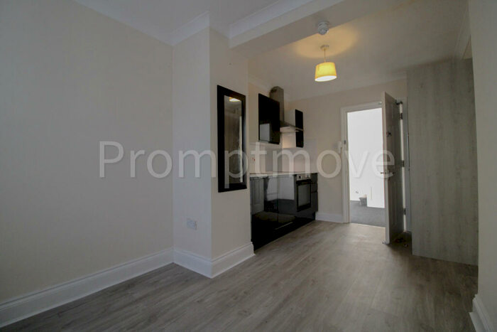Studio To Rent In Pomfret Avenue Luton, LU2
