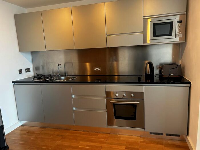2 Bedroom Apartment To Rent In Roberts Wharf, East Street, Leeds, LS9