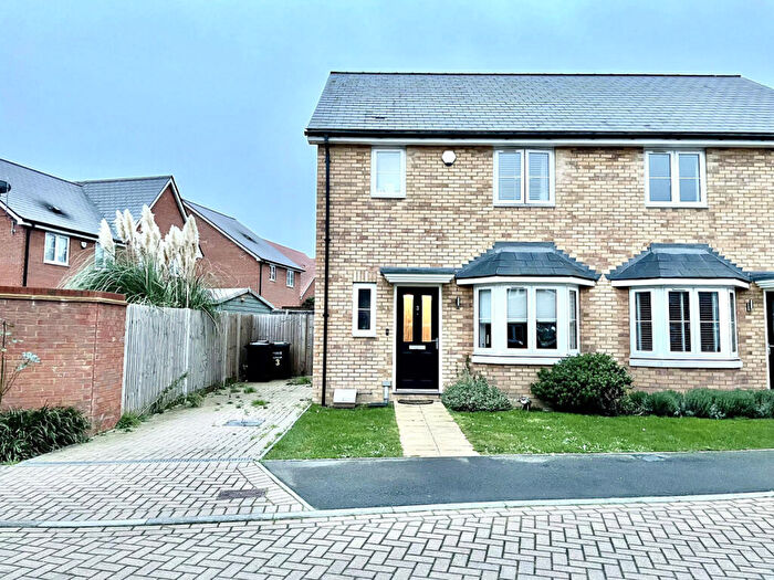 3 Bedroom Semi Detached House To Rent In Hays Road, Gravesend, DA12