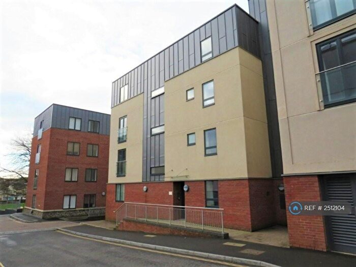 2 Bedroom Flat To Rent In Coronation Court, Southville, Bristol, BS3