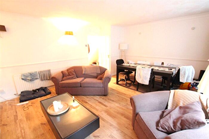 1 Bedroom Property To Rent In Pigott Street, London, E14