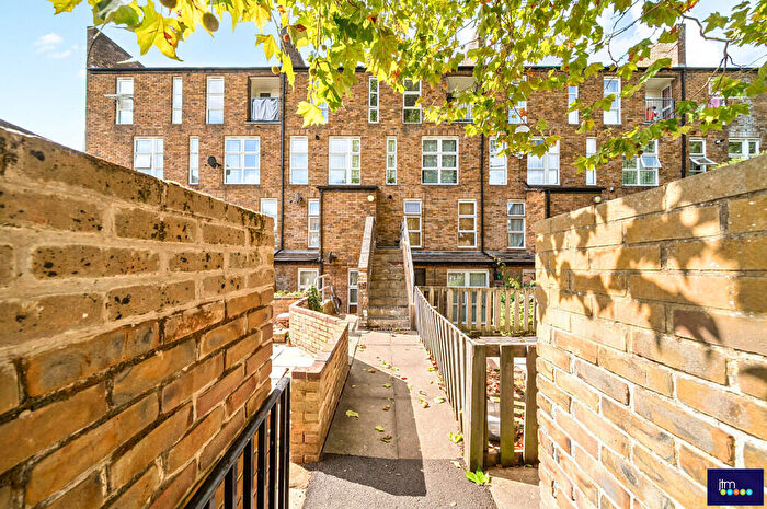 2 Bedroom Apartment For Sale In Byworth Walk, N19