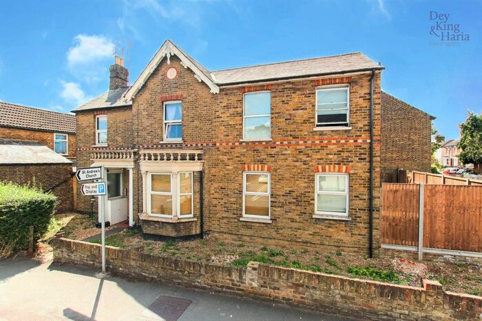 1 Bedroom Flat To Rent In Langley Road, Watford, Hertfordshire, WD17