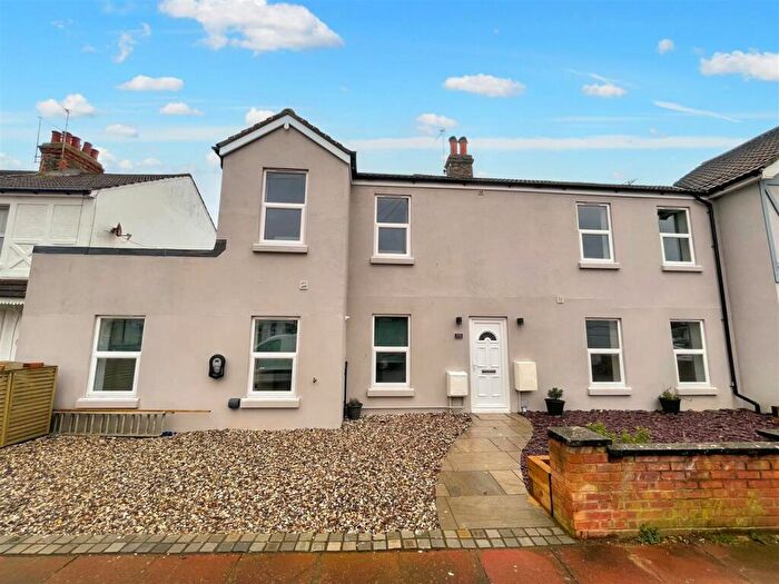 3 Bedroom Maisonette To Rent In The Drive, Worthing, BN11