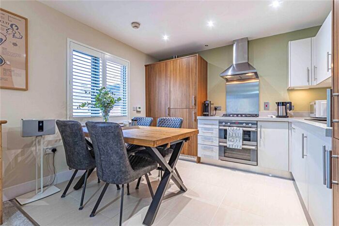 2 Bedroom Apartment For Sale In Stag Lane, Berkhamsted, Hertfordshire, HP4