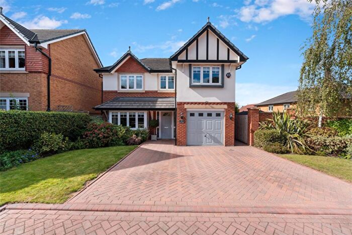 4 Bedroom Detached House For Sale In Kew Close, Macclesfield, SK10