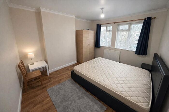 1 Bedroom Flat To Rent In Whiteheart Avenue, Uxbridge, UB8