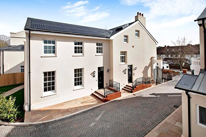 2 Bedroom Apartment To Rent In Exeter, Devon, EX2