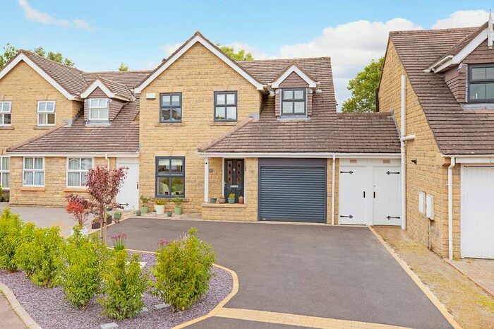 3 Bedroom Link Detached House To Rent In Greenholme Close, Burley In Wharfedale, Ilkley, West Yorkshire, LS29