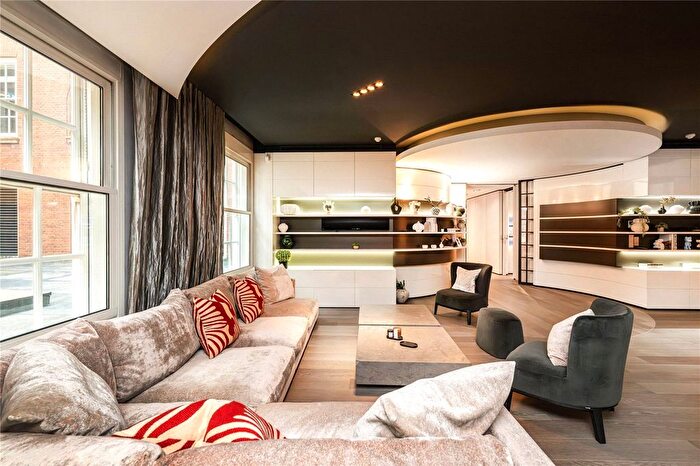 4 Bedroom Flat To Rent In North Row, Mayfair, London, W1K