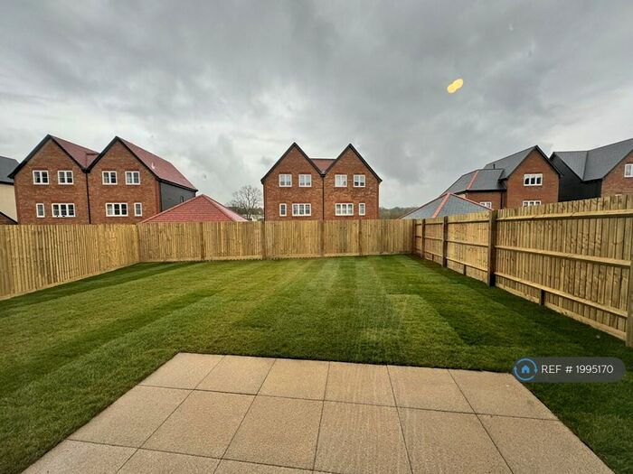 3 Bedroom Semi-Detached House To Rent In Denning Drive, Warfield, Bracknell, RG42