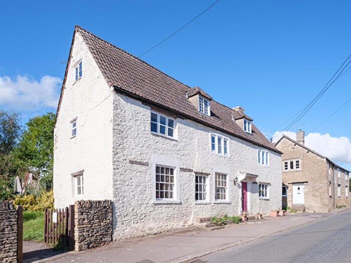 5 Bedroom Character Property For Sale In Kington St. Michael, Chippenham, SN14