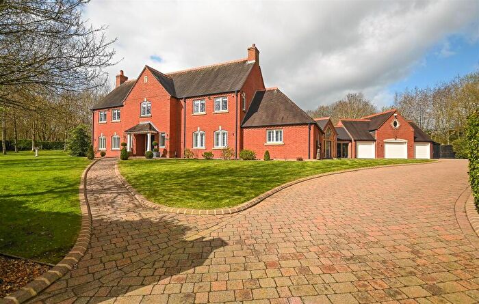 5 Bedroom Detached House For Sale In Arden House, Weaverlake Drive, Yoxall, DE13