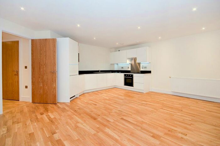 3 Bedroom Apartment To Rent In Birkdale House, E14
