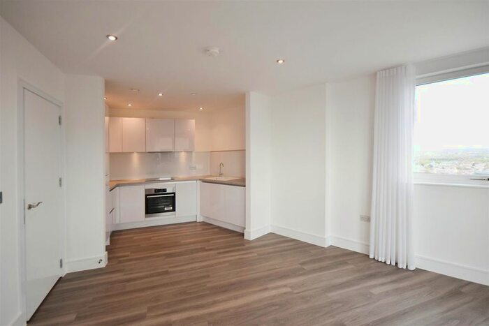 2 Bedroom Flat To Rent In Merrick Road, Southall, UB2