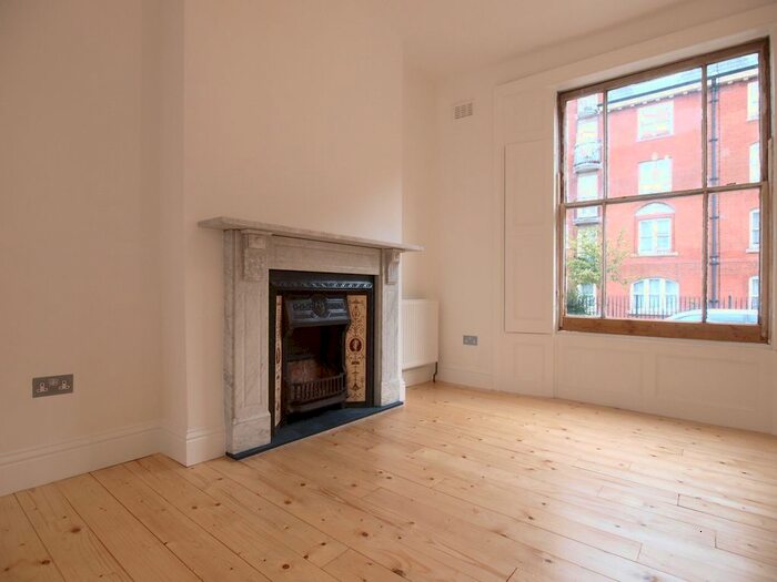 2 Bedroom Flat To Rent In Navarino Road, London Fields, E8