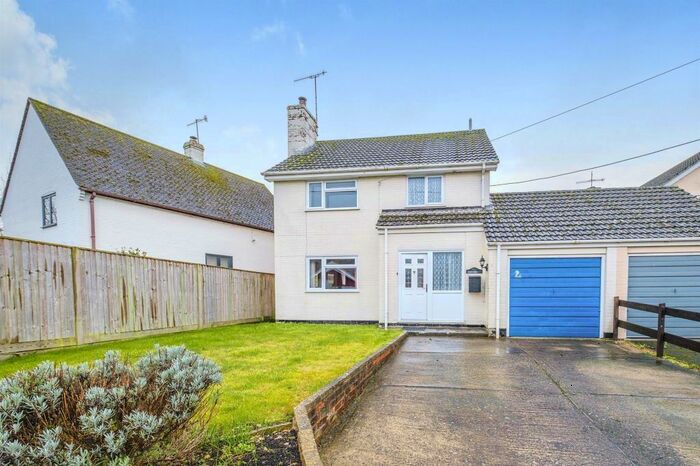 4 Bedroom Detached House For Sale In Church Street, Winterbourne Stoke, Salisbury SP3