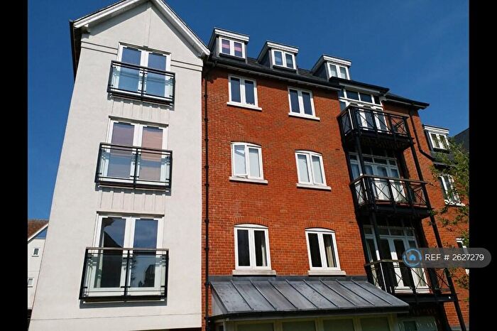 3 Bedroom Flat To Rent In Great Stour Mews, Canterbury, CT1