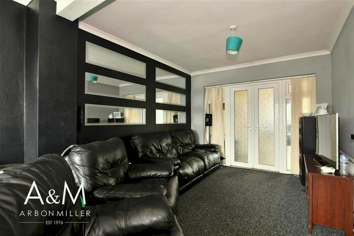 5 Bedroom Semi-Detached House To Rent In Alexandra Road, Chadwell Heath, Romford, RM6