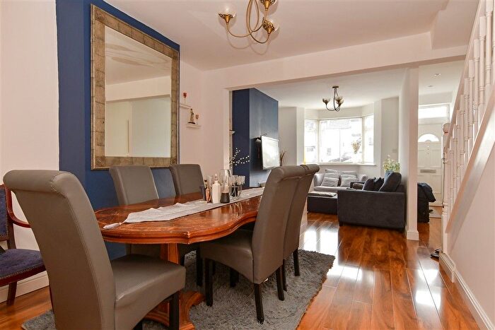 2 Bedroom Terraced House For Sale In Cuxton Road, Strood, Rochester, Kent, ME2