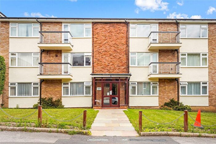 2 Bedroom Flat To Rent In Darlaston Road, London, SW19