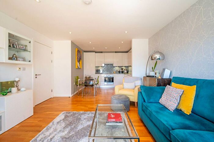 1 Bedroom Flat For Sale In Napa Close, Stratford, London, E20