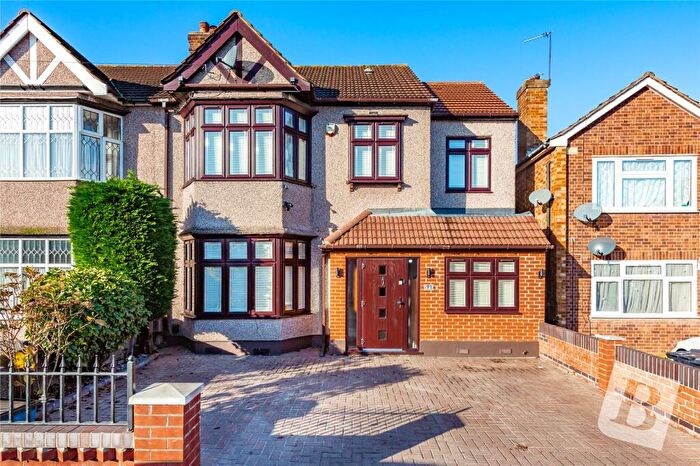 4 Bedroom End Of Terrace House For Sale In Barley Lane, Ilford, IG3