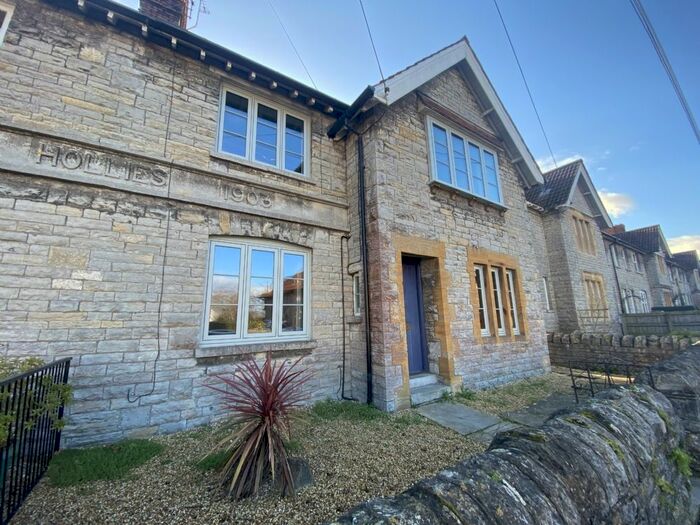 3 Bedroom Terraced House To Rent In Grange Road, Street BA16