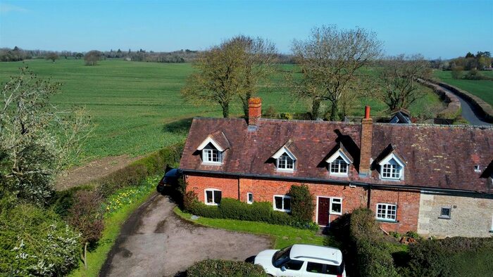 3 Bedroom Cottage For Sale In Two Mile Lane, Highnam, Gloucester, GL2